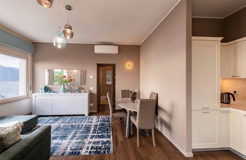 Frader House | Holiday Home 'Sweet Home Anna' with Lake View, Garden & Wi-Fi