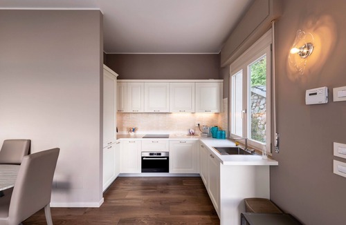 Frader House | Holiday Home 'Sweet Home Anna' with Lake View, Garden & Wi-Fi