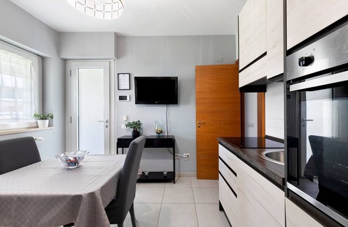 Anzio Bed & Breakfast | Holiday Home 'Zampamare Bb - Anzio' with Private Terrace, Private Garden and Wi-Fi