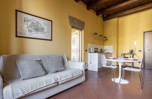 Ferrara Historic Centre Apartment | Holiday house with 4 beds and 2 bathrooms in the centre 50 m from the castle