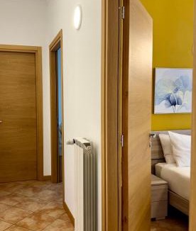 Tirano Apartment | HolidayHouse - Balcony&View - Short walk to the Bernina Express