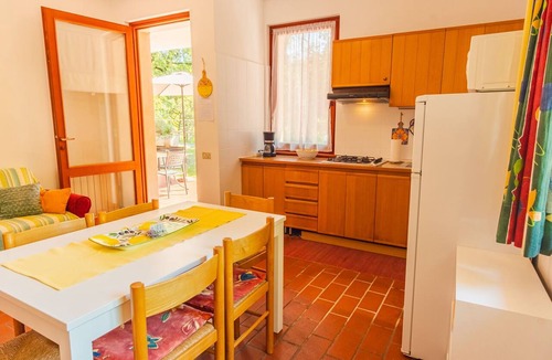 Costermano House | Home-Garden view-Private Bathroom-Apartment-interno appartamento