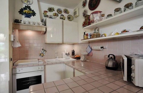 Pacengo Apartment | Homerez - Apartment in Pacengo, garden view
