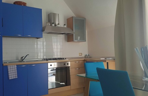 Desenzano del Garda Apartment | Homerez - Studio in Desenzano del Garda