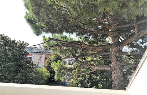 Desenzano del Garda Apartment | Homerez - Studio in Desenzano del Garda