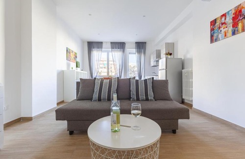 Quartiere XVII Trieste Apartment | Hostly-Libia Light Lodge-10min Metro to Colosseum