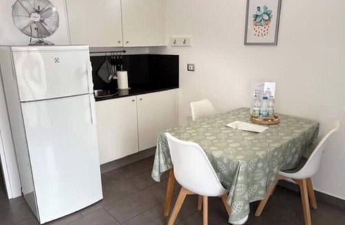 Lavena Ponte Tresa Apartment | HOUSEHOLD AT THE LAKE