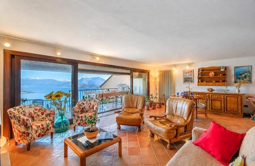 Someraro Apartment | Isola Bella: Lake Maggiore view Terrace in Stresa - Happy Rentals
