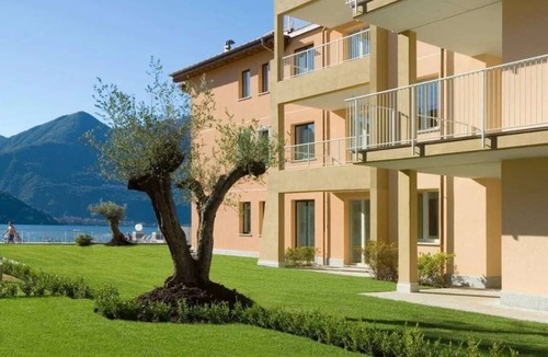Maccagno Apartment | Italian Lakes holiday apartment with pool