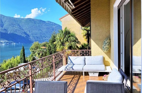 Pino Lago Maggiore Apartment | Belvilla by OYO Welcoming holiday home with garden