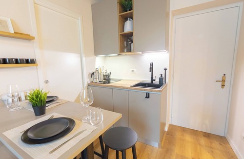 Roman Quarter Apartment | Jasmin House (Two-room apartment in the Historic Center of Turin)