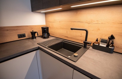 Casola Apartment | Kerschbama Farm Apartment Tondl with Mountain View, Shared Garden and Wi-Fi