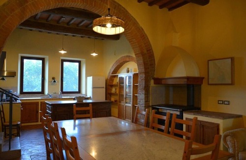 Asciano Apartment | "L'Ulivo" Large Apartment for Groups and Families with a Pool