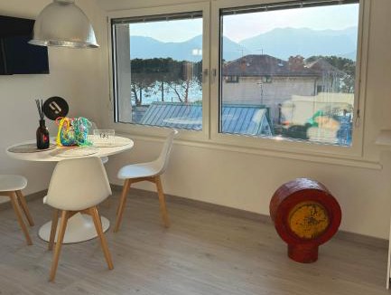 Pisogne Apartment | L4K3 Luxury Apartment - Lake View, Free Pool, Balcony, 50 m to Lake & Historic Center, 90 m2