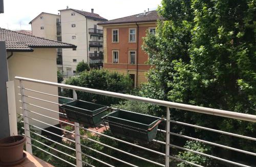 Est Apartment | la casa della luce