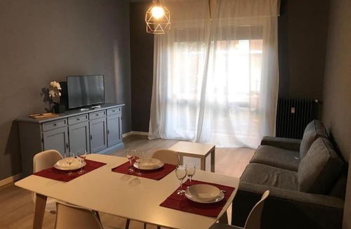 Sant'Eustacchio Apartment | La casa di Anna, appartamento trilocale con balcone e garage