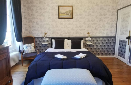 Plailly House | La Chasse Royale
