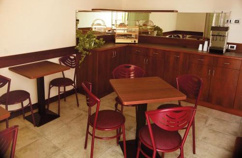 Bagnolo San Vito Hotel | La Corte Albergo Meublé