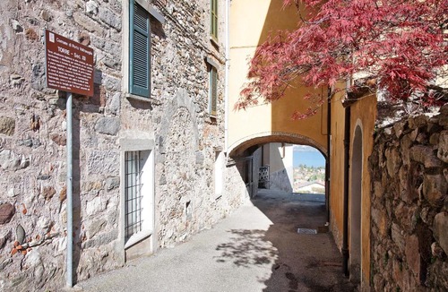Porto Valtravaglia Apartment | La Vecchia Torre