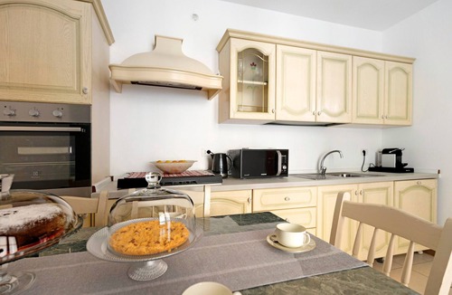 Mantua House | "La Villa" Bed and Breakfast with a balcony
