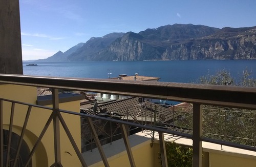 Malcesine House | „LA VILLETTA“ SCHOENES HAEUSCHEN MIT HERRLICHER SEESICHT IN DER ALTSTADT