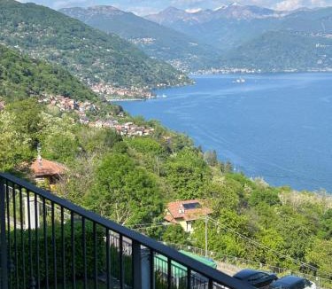 Oggebbio Apartment | Lago Maggiore - Traumbalkon mit Seeblick & Pool und 2 SZ