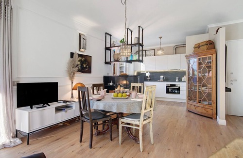 Visgnola Apartment | Lake Como Retreat Apartment with Private Parking, Shared Pool, and Air Conditioning