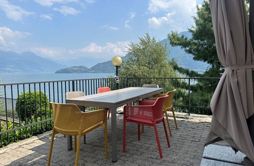 Vignola Apartment | Lake Front Retreat