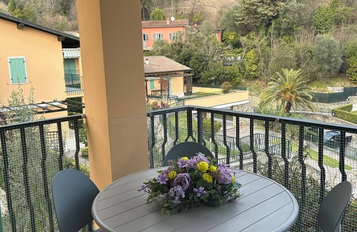 Gardone Riviera Apartment | Lake Garda, La Verbena apartment, pool view, 10-minute walk from the lakeside