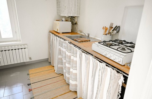 Como Apartment | Lake View Cozy Apartment with Small Garden