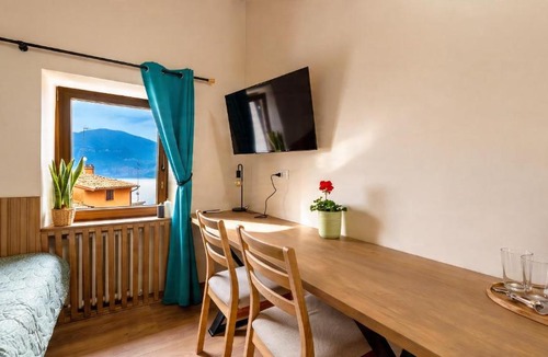 Assenza Apartment | Lakeview apartments by GardaDoma