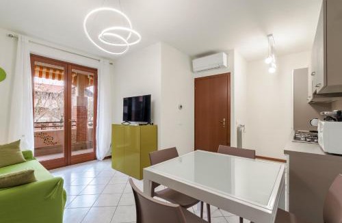 Lugana Apartment | Lauretta Apartment - with garage, WiFi and AC