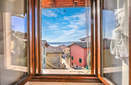 Morgnaga Apartment | Le Fontane With View Lake - Happy Rentals