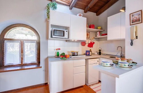 Morgnaga Apartment | Le Fontane With View Lake - Happy Rentals