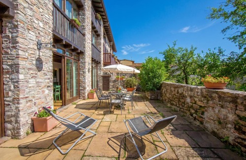 Liano-Formaga Apartment | Liano Ginestra-Private Terrace & Parking, Gargnano, Italy