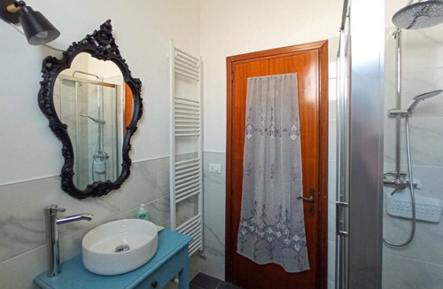 Castelfranco Veneto Bed & Breakfast | Lilly`s Home - Borgo Vicenza (Bagno Condiviso)