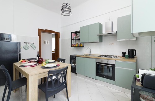 Como Apartment | LoreLake Holidays -Big City Life - Private terrace & Parking in Como