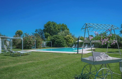 Pozzolengo Villa | Lovely apartment in villa for 3 people with A/C, pool, WIFI, close to Sirmione