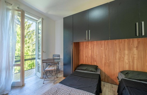Porto Valtravaglia Apartment | Lovely apartment for 4 guests with A/C, WIFI, TV and balcony