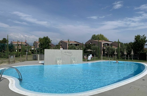 Moniga del Garda Apartment | Lovely apartment for 4 guests with WIFI, A/C, pool, TV, terrace and pets allowed