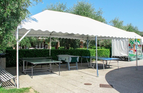 Moniga del Garda Apartment | Lovely apartment for 4 guests with WIFI, A/C, pool, TV, terrace and pets allowed