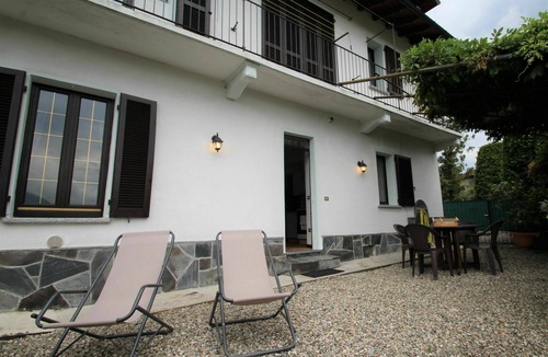 Luino Apartment | Lovely apartment for 3 people with WIFI, TV and patio