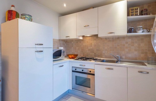 Sarnico Apartment | Lovely apartment for 4 people with WIFI, A/C, TV and terrace