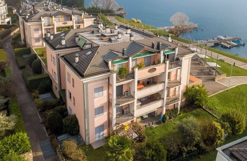 Sarnico Apartment | Lovely apartment for 4 people with WIFI, A/C, TV and terrace
