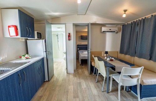 Rosapineta House | Lovely apartment in villa for 6 people with A/C, pool, WIFI, TV and patio