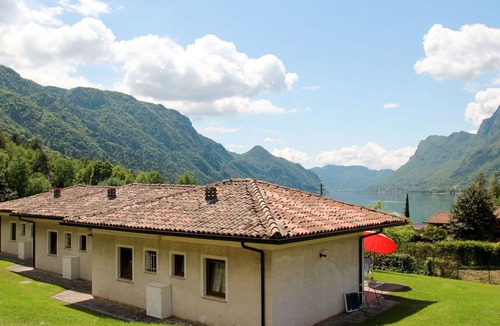 Vesta House | Lovely apartment in villa for 5 guests with WIFI, TV, terrace and pets allowed