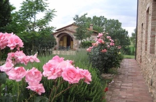Monteriggioni House | Lovely typical barn , in the heart of the most beautiful cities of Tuscany