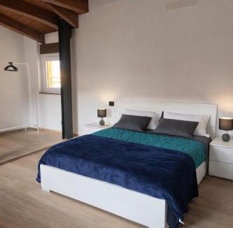 Arluno Apartment | Luminoso Attico Mansardato