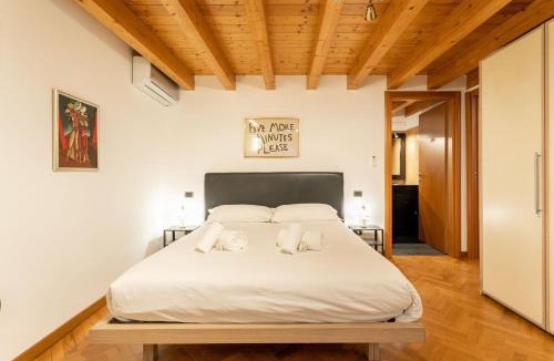 Ponte Seveso Apartment | Lunigiana [ Sondrio - Villaggio Dei Giornalisti]