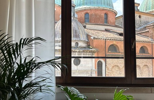 Treviso Apartment | Luxury group apartment che offre una splendida vista sul duomo della città.